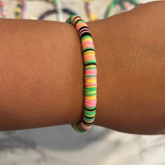 Neon clay bead bracelet - Picture 2 of 2